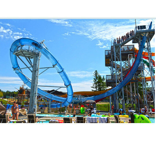 Kleurrijke waterglijbaan Aqua Loop Spannende rit met cabine Adrenaline tobogan