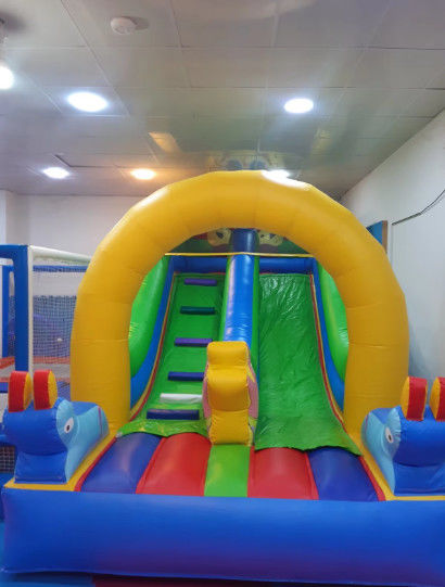 Opblaasbare gigantische pretpark, afneembare opblaasbare obstakelbaan spel voor kinderen en volwassenen